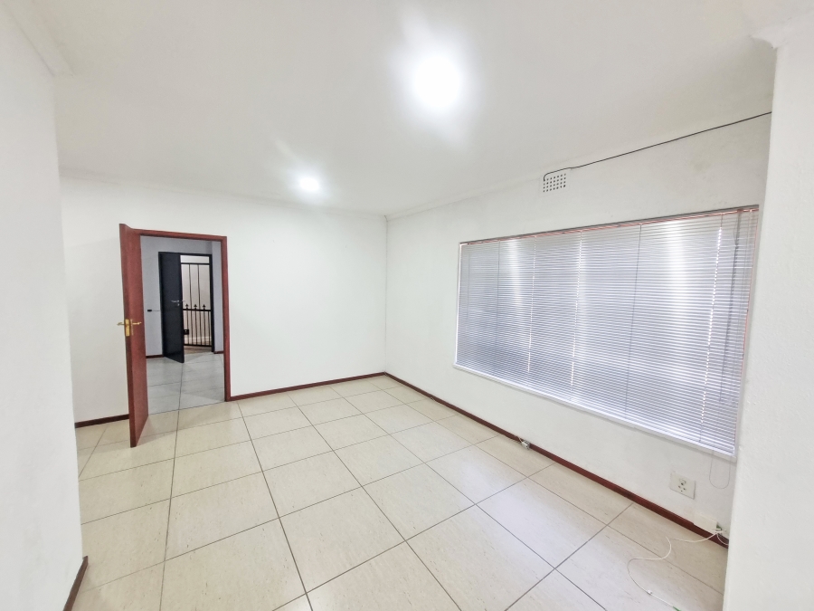 To Let commercial Property for Rent in Montague Gardens Western Cape